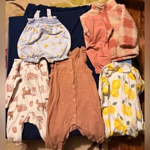 Lot of baby girls clothes Carters and H & M outfits and sleepers size 3 months